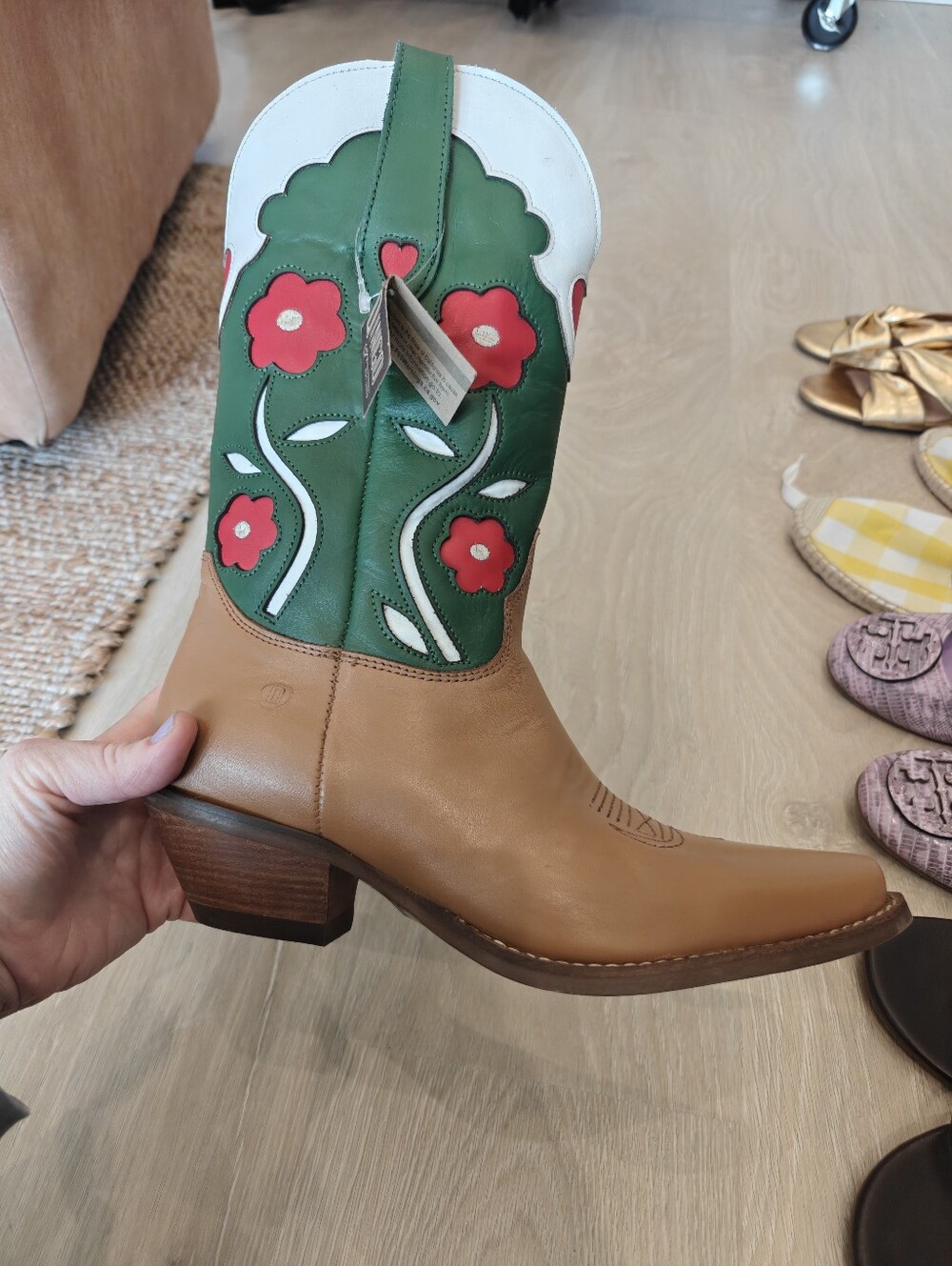 NWT DINGO Roses Boots Size 8